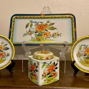Beautiful Daher tray and canister set